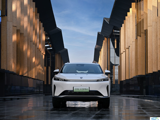 Erleben Sie die Zukunft des Transports mit dem Energiefahrzeug des ROEWE 2024D7X DMH SUV