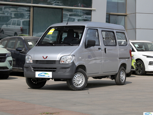 s Wuling Zhiguang Benzinwagen mit R15 Reifen Größe Normal Lenkrad