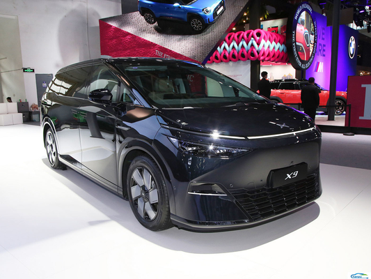 Xpeng Xiaopeng X9 MPV Energiefahrzeug Elektroauto für Einzelkunden