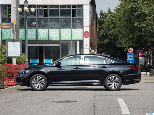 2023 Volkswagen Passat Phev SUV Die perfekte Kombination aus Leistung und Effizienz