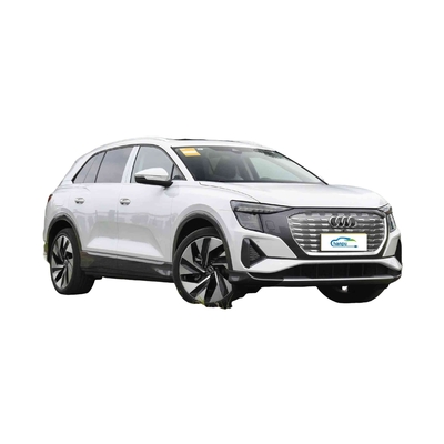 SUV City Ride-On Car Q5 E-Tron-50 E-Tron Quattro Scheinende Brokat-Anzug Elektrofahrzeug