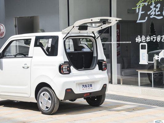Geely Elektroauto angepasstes Mini-Hatchback-System mit verbesserter Beleuchtung und Sensoren