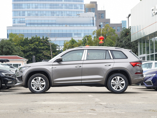 2023 Skoda Kodiaq 2.0T 186 PS 220 PS 5/7 Sitze Touchscreen Elektrische Parkbremse Benzinfahrzeuge für Volkswagen